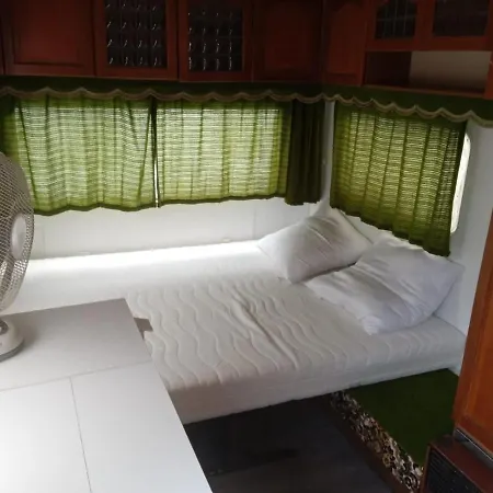 Espace Caravane Valras Campsite